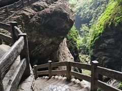 -龙水峡地缝景区