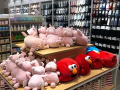 店内环境-名创优品(广东省广州琶洲保利广场店)