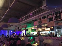 -樱花里音乐餐吧·牛扒椰子鸡(东圃店)
