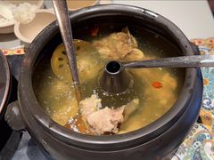 -云海肴·汽锅鸡·云南菜(天山百盛优客店)