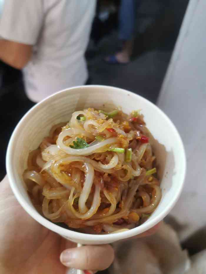 王嗲刮凉粉-"今天周日正中午热闹的时候去的,没有人排队.