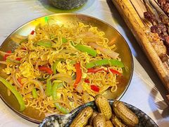 炒方便面-夜火烤摊·东北烧烤酒场·老杨小黄鱼