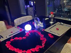 -唐拉雅秀酒店-西锦汇空中BBQ·思创餐厅