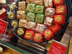 -VENCHI 闻绮(上海佛罗伦萨小镇店)