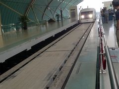 -龙阳路磁悬浮列车总站-停车场