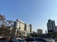 -肯定精品酒店(南京龙江地铁站省妇幼保健院南门店)