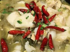 -渝是乎酸菜鱼·川渝小炒(新世界百货望京店)