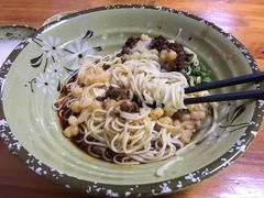 -阿宽豌杂面(华油路138号居民大院店)