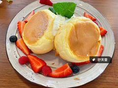 莓果奶油芝士舒芙蕾松饼-UPPER KITCHEN(延安路店)