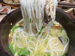 -良米山·云南野生菌过桥米线(上海首店)