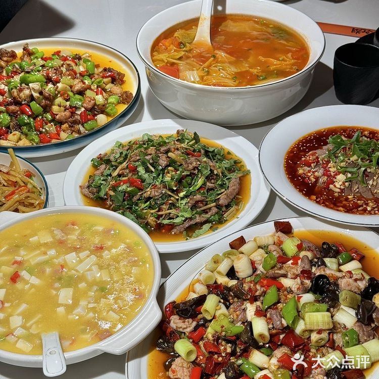 新迎新城新开的！新开的！一家有特色的川味江湖菜小酒馆