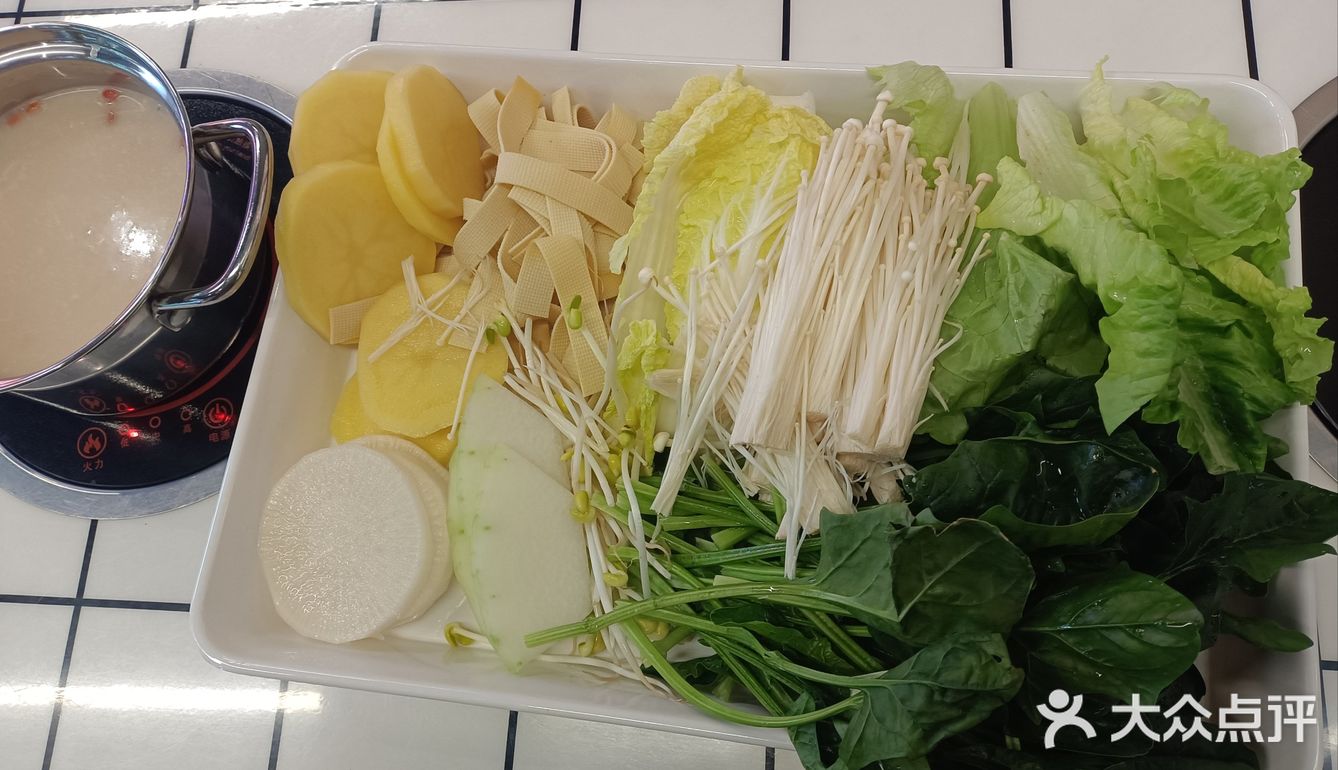 鹭顶火锅自助餐17元素菜随便吃