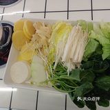 鹭顶火锅自助餐17元素菜随便吃