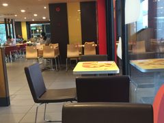 用餐区-肯德基(中心书城店)