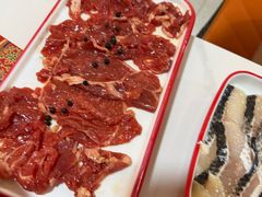 -毛辣果·贵州红酸汤牛肉火锅(西单店)