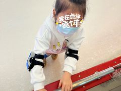 -冰纷万象滑冰场(二七万象城店)