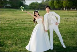 -喜爱高定婚纱摄影