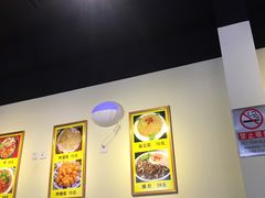 大堂-门框胡同百年卤煮(杨庄路店)
