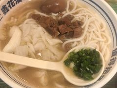 -鑫花溪牛肉米粉(东环大润发店)
