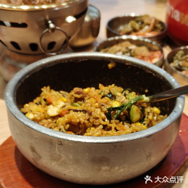 米村（朝鲜）拌饭，干净卫生，提供的免费小菜，味道非常正