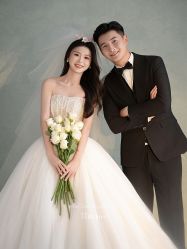 -雪中彩影婚纱摄影·微光艺术中心