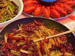 -肥小宝·金牌油焖大虾(襄阳龙虾地标店)