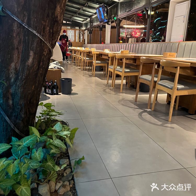 今天吃撑了，超满足
