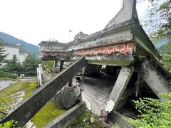 -四川汶川特大地震漩口中学遗址