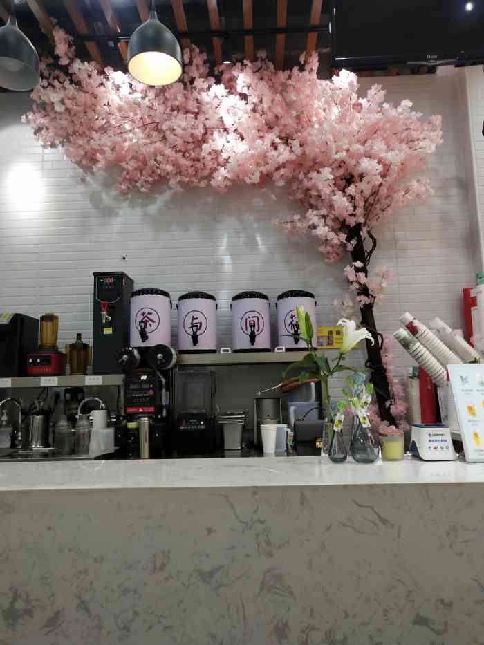 茶与花间-"推荐97 吾悦广场97 三楼这家的奶茶店.