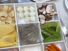 -鲁员外地锅鸡地锅鱼(古墩路店)