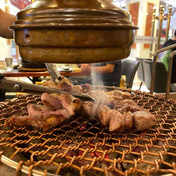 必喜烤肉(环球港店)-"[薄荷]环境:环境很好,适合周末聚餐约.