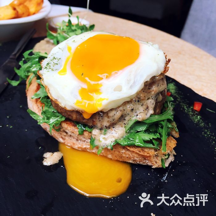 地中海橄榄酱牛肉开面汉堡