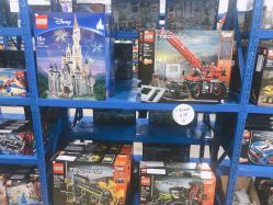 -逝水玩具折扣店