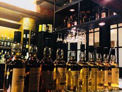 -DM Distiller & Mixologist Whisky Cocktail Bar