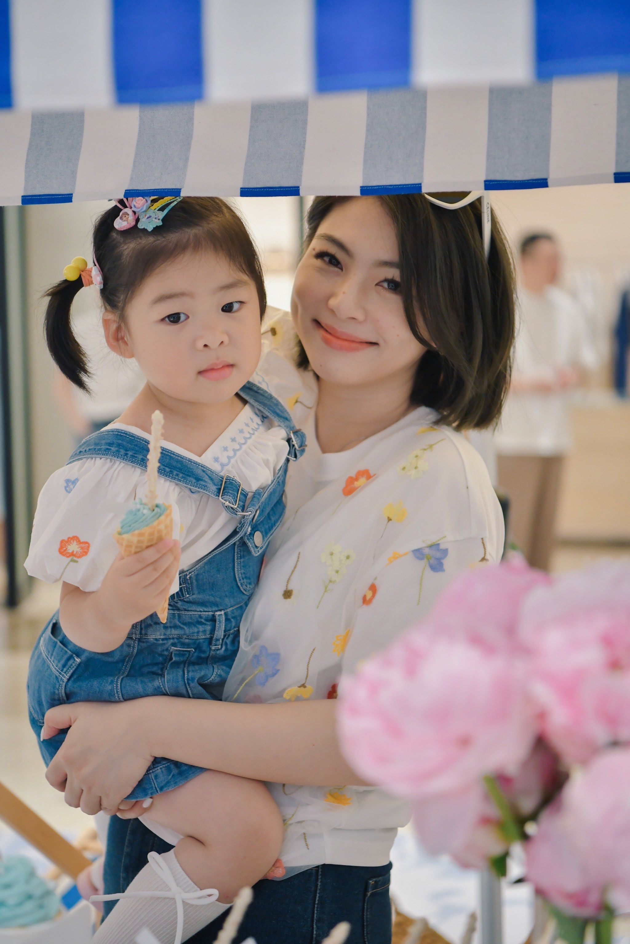 现在去哪儿都可以带着妙子
她给我的惊喜真的太多太多了
会摆pose