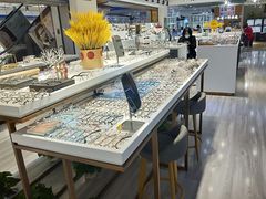 -宏宇眼镜蔡司依视路折扣店(兆佳眼镜城店)