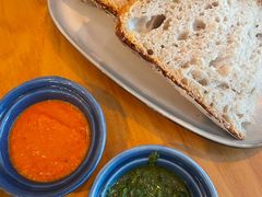 三种酱配酸面包-Mesa Madre梅萨妈妈·Bintana(国贸店)