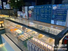 面包甜点陈列柜-咖星人E·T coffee·云赛空间
