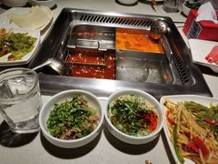 -海底捞火锅鲜切牛肉主题店(长寿路店)