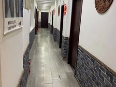 -茸梅路右拐龙虾-农家菜(松江店)