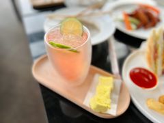 -亚龙湾喜来登·美景台大堂吧