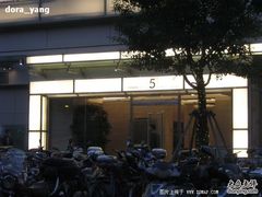 -大宁国际商业广场-地下停车库