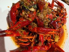 -肥肥虾庄·金牌油焖大虾(汉街SKP店)