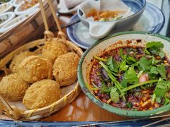 -包整·丝娃娃(一览甲秀楼风景店)