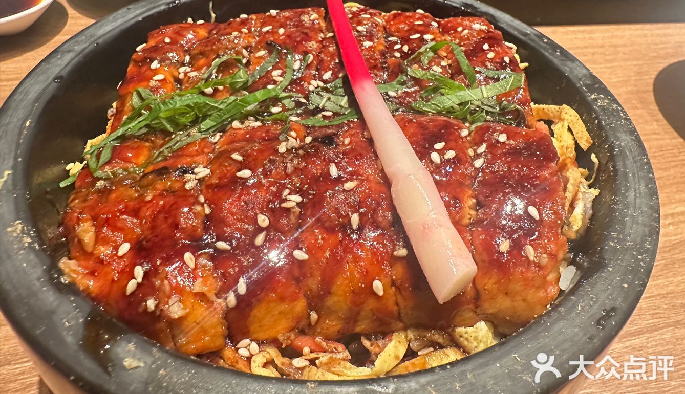 肚子饿了看见这家寿喜锅就抱着尝试的想法来 环境