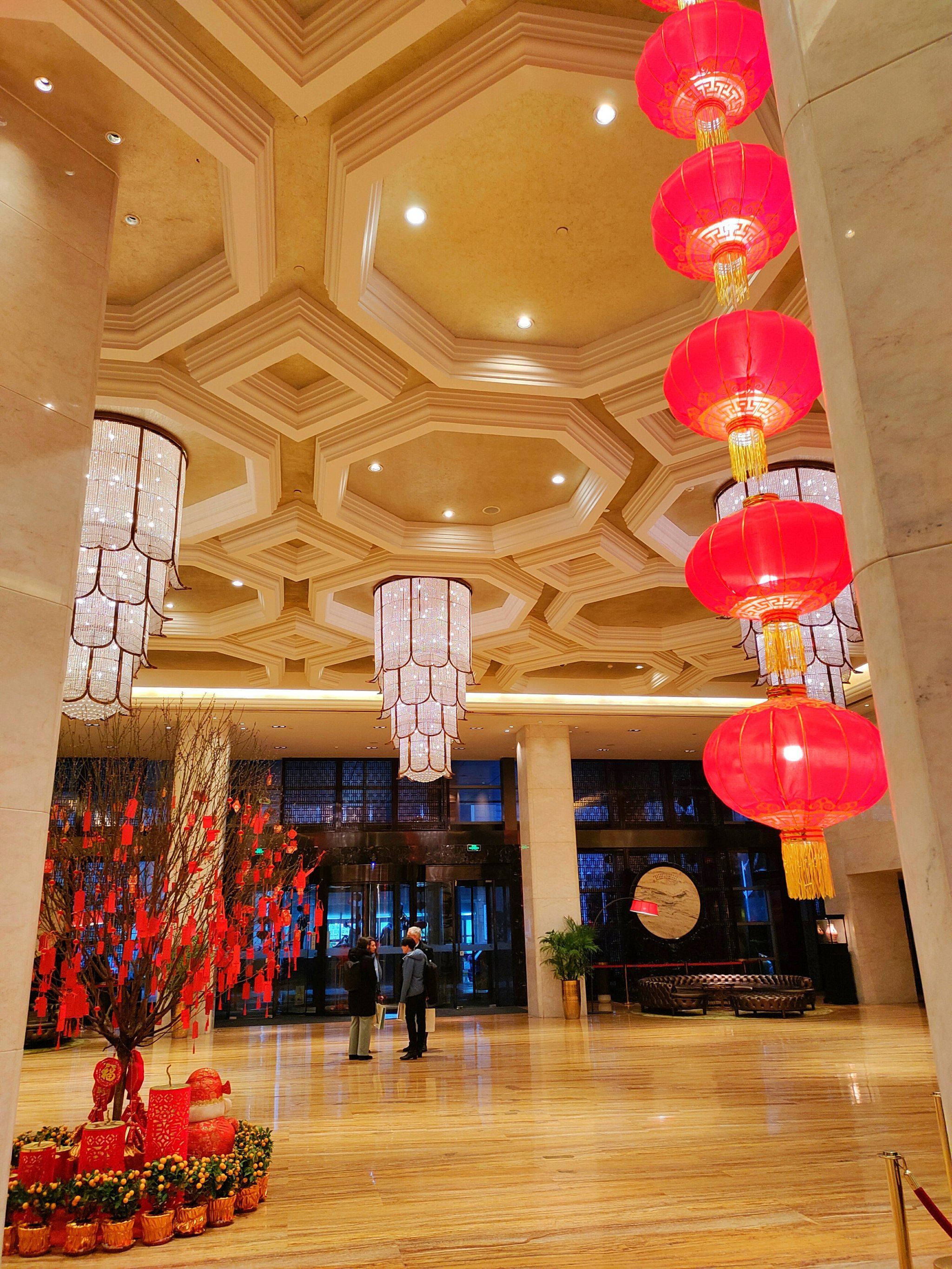 酒店大堂很漂亮,节日的气氛.#0元玩转这座城