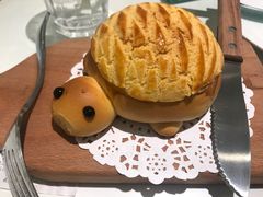 乌龟奶酥菠萝包-一盒小幸运