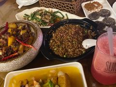 -隔壁老王·家常云南菜(花巷店)