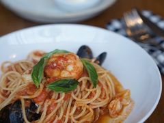 -ROAST coffee & eatery