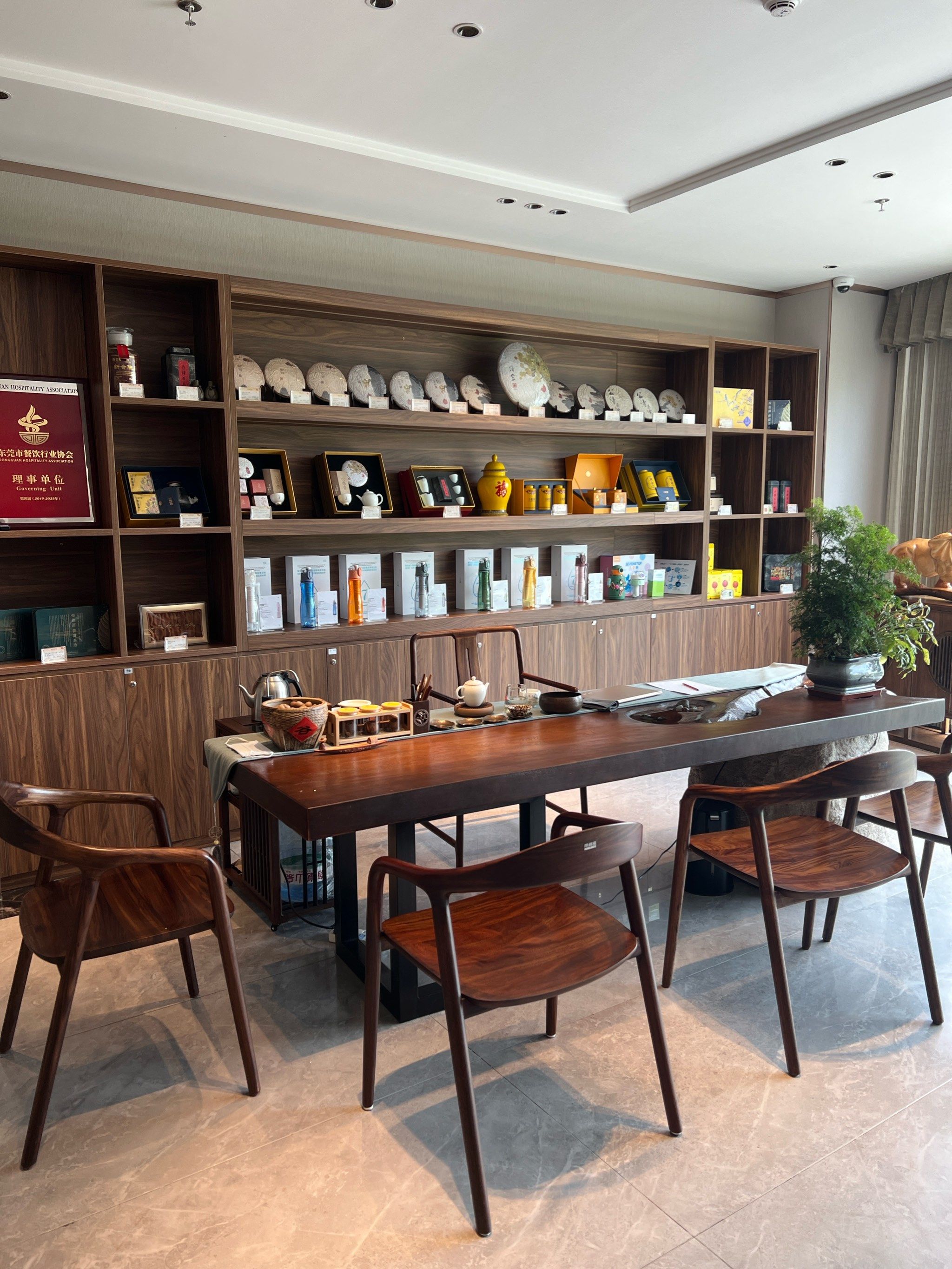 东莞本地人带路!运河边独栋的人气早茶店!